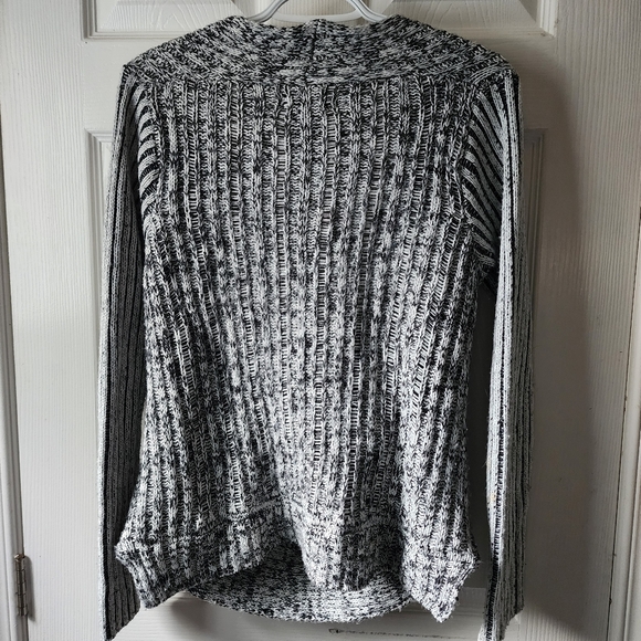 GUILTY Black and White Knit Sweater with Low Drop Cowellneck, size Large - Picture 5 of 5